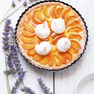 apricote tarte with lavenderhoney 