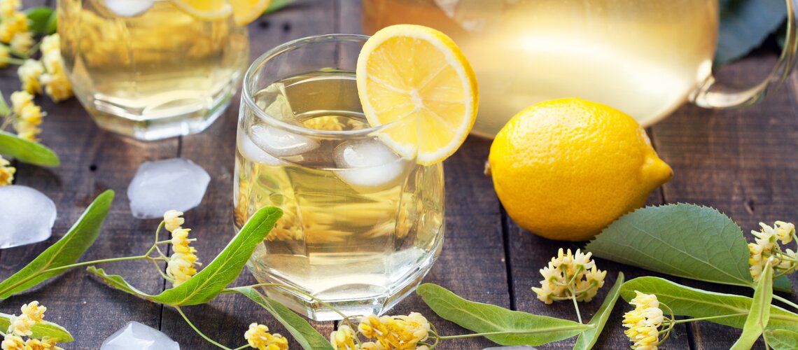 lindenblossom ice tea with lemongrass 